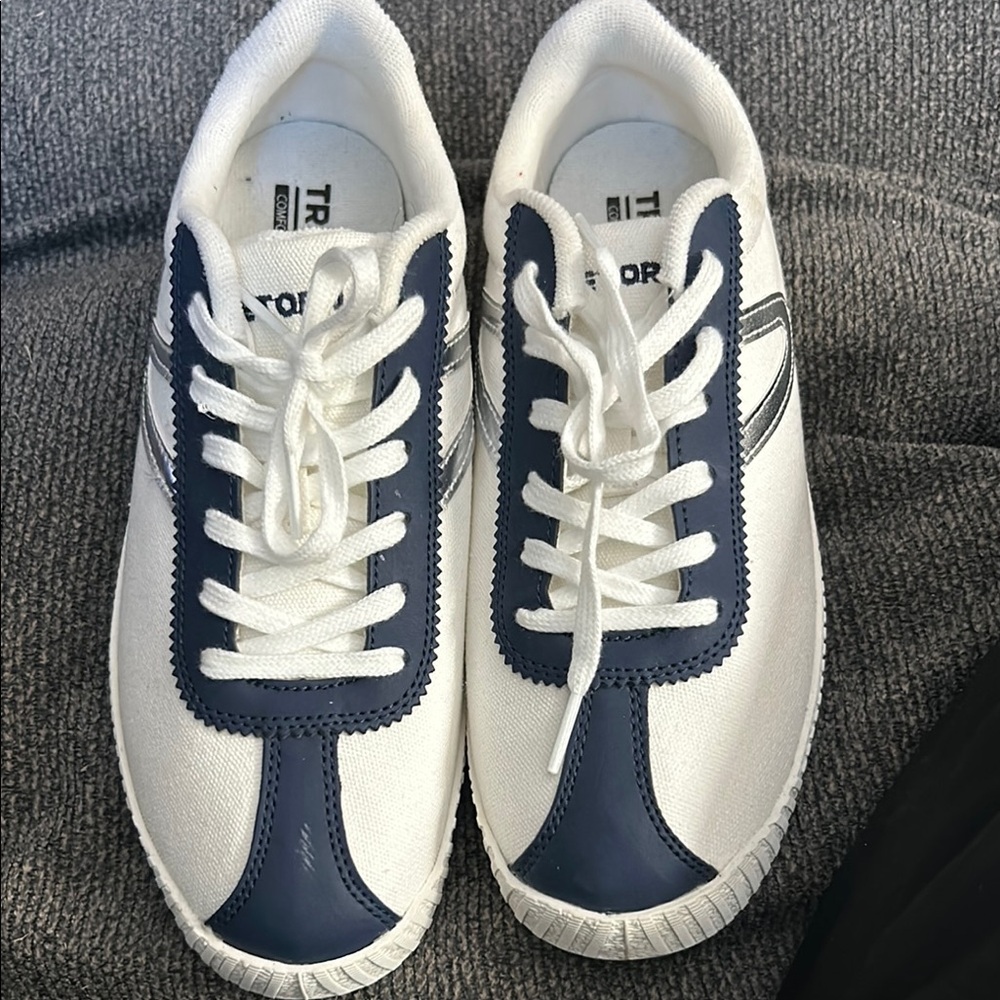 Feiyue Canvas Sneakers with Navy Detail